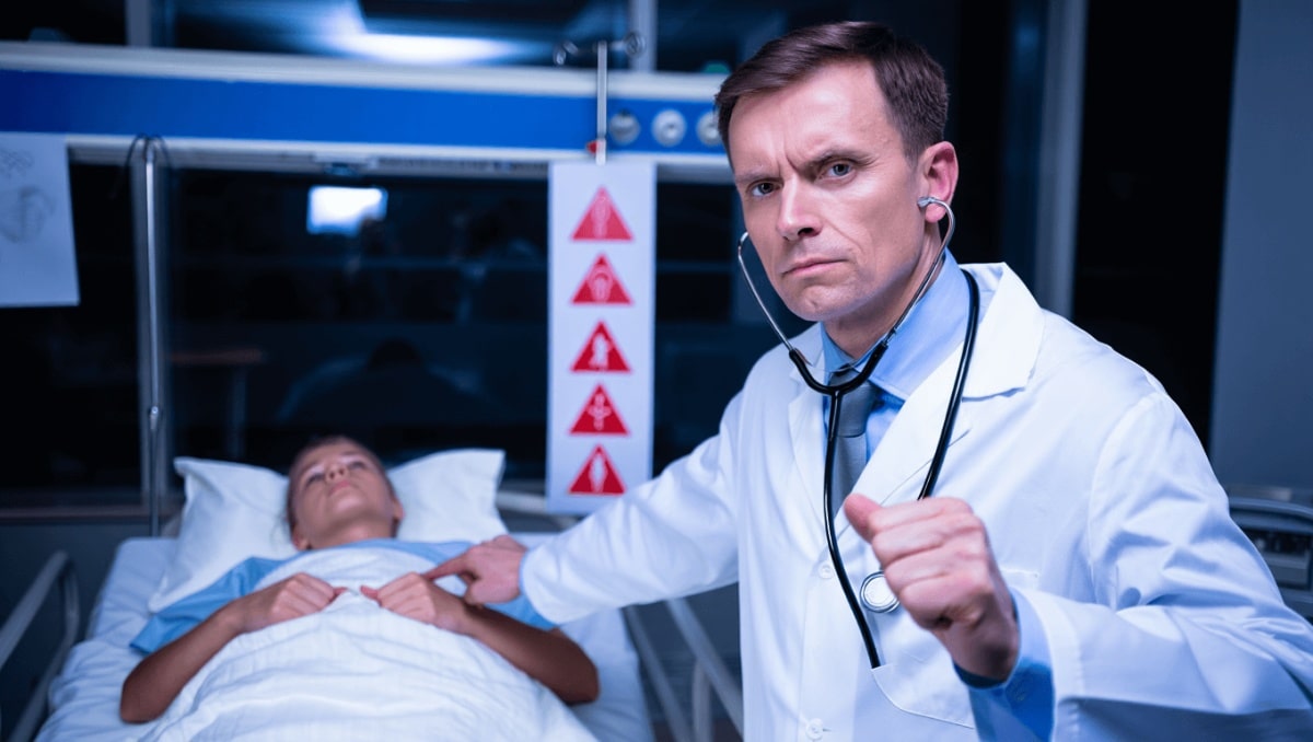 “Attention à ces 5 signes nocturnes qui indiquent un risque accru d’AVC”, alerte un médecin urgentiste