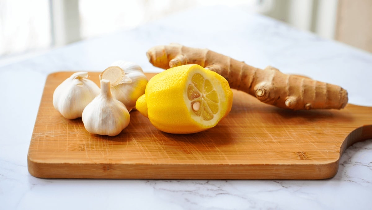 Adieu la fatigue, le cholestérol et les douleurs articulaires : ce remède au citron fait des miracles