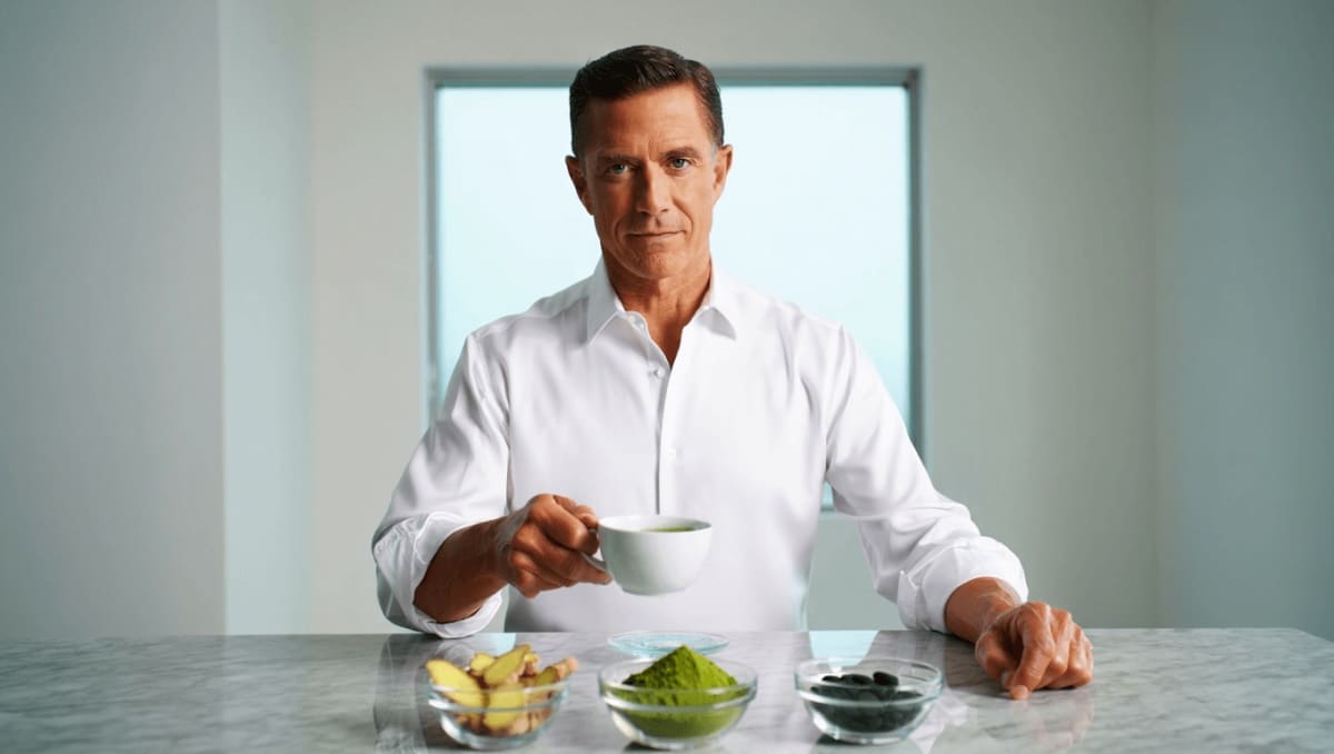 3 things a celeb doctor adds to his tea to boost energy, fat loss and longevity