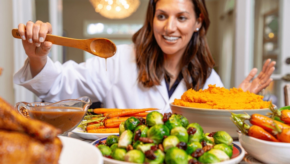 I’m a dietitian — my tricks for healthier Thanksgiving sides, plus my exact gravy recipe