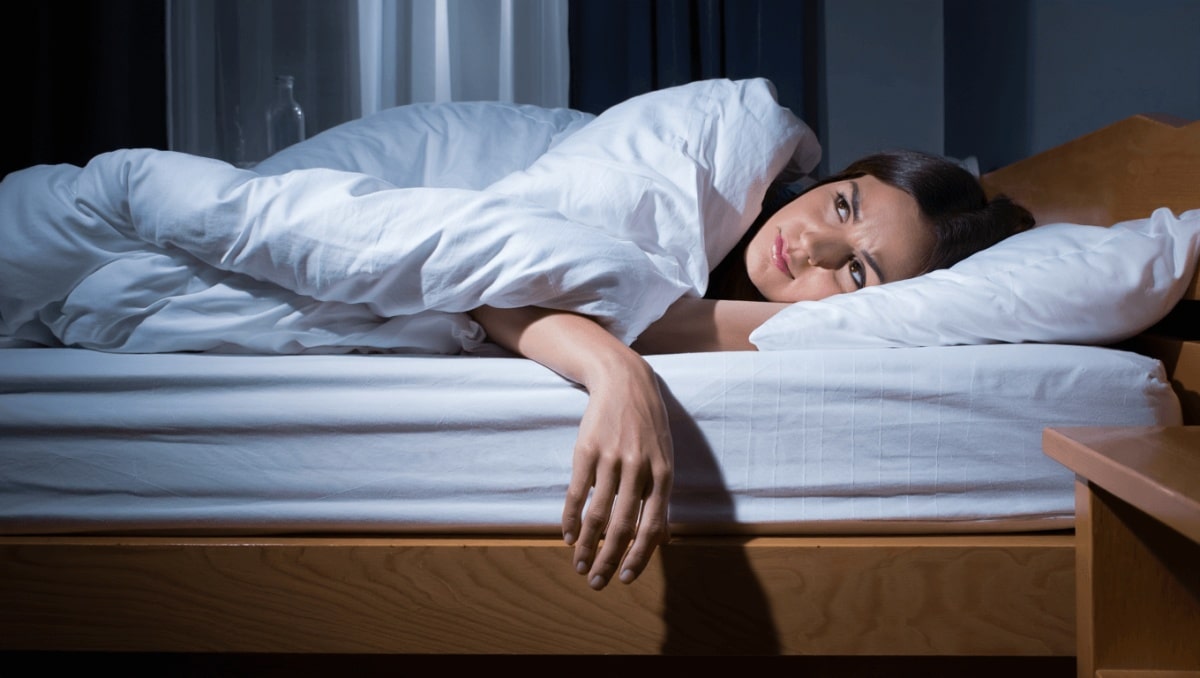 Pourquoi sortir un pied hors de la couette permet de mieux dormir pendant la nuit ?
