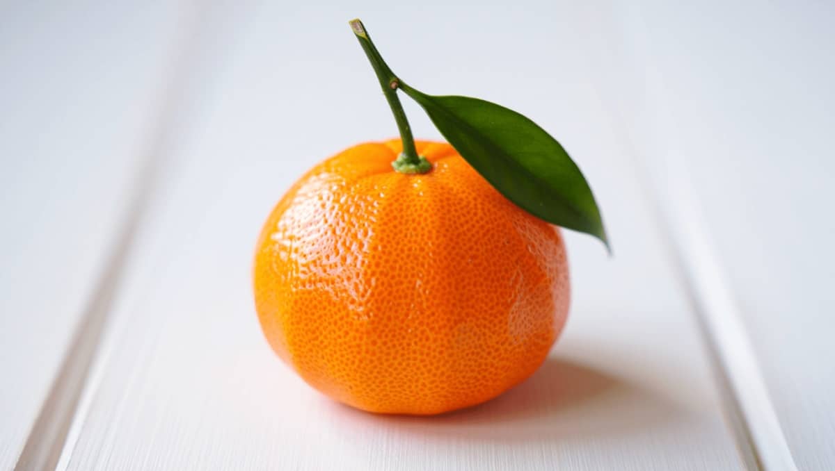 This in-season 35-calorie fruit can boost your immunity, improve your skin — and help your brain health