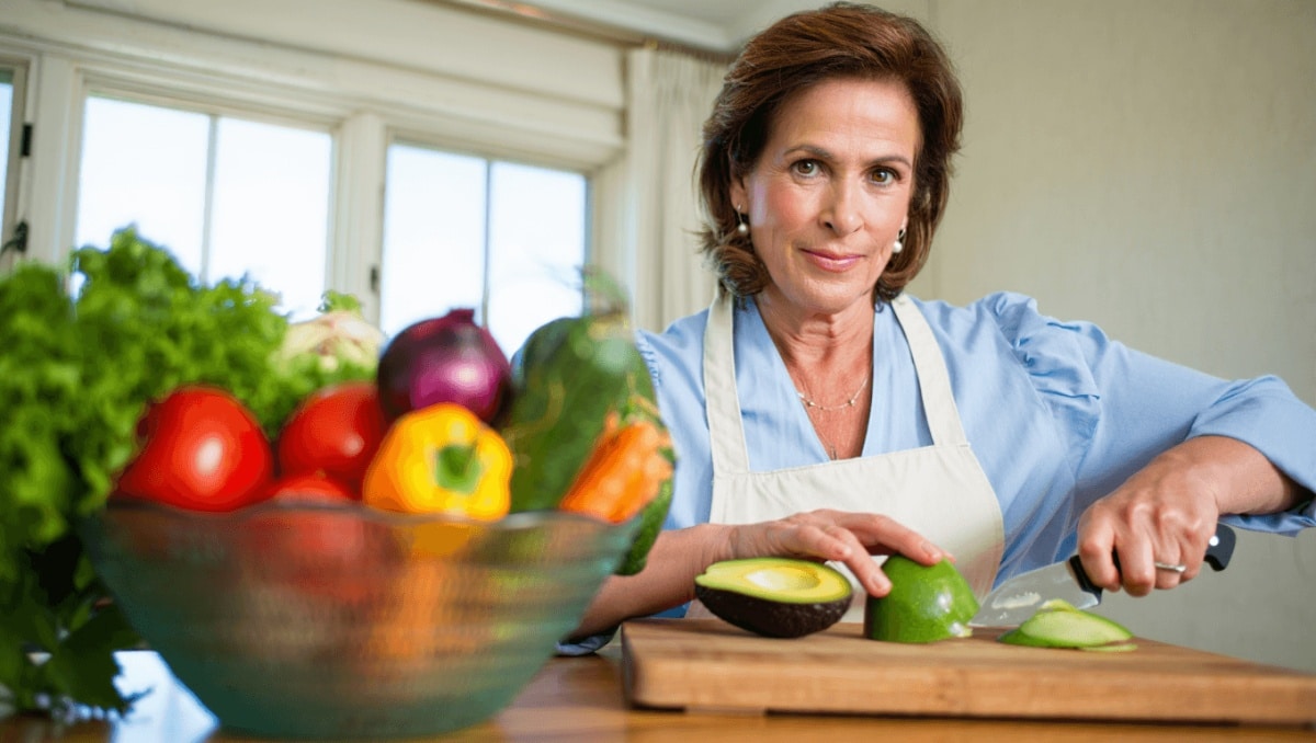 You’re 9 simple steps away from a heart-healthy diet that will help you live longer