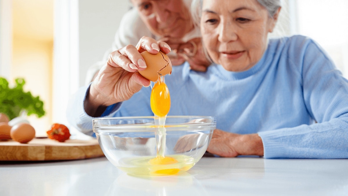 Former ‘bad for you’ food can actually lower your Alzheimerâs risk by up to 27%