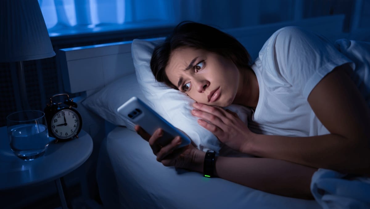 Tracking Your Sleep Could Backfire If You Have Insomnia. Here's Why
