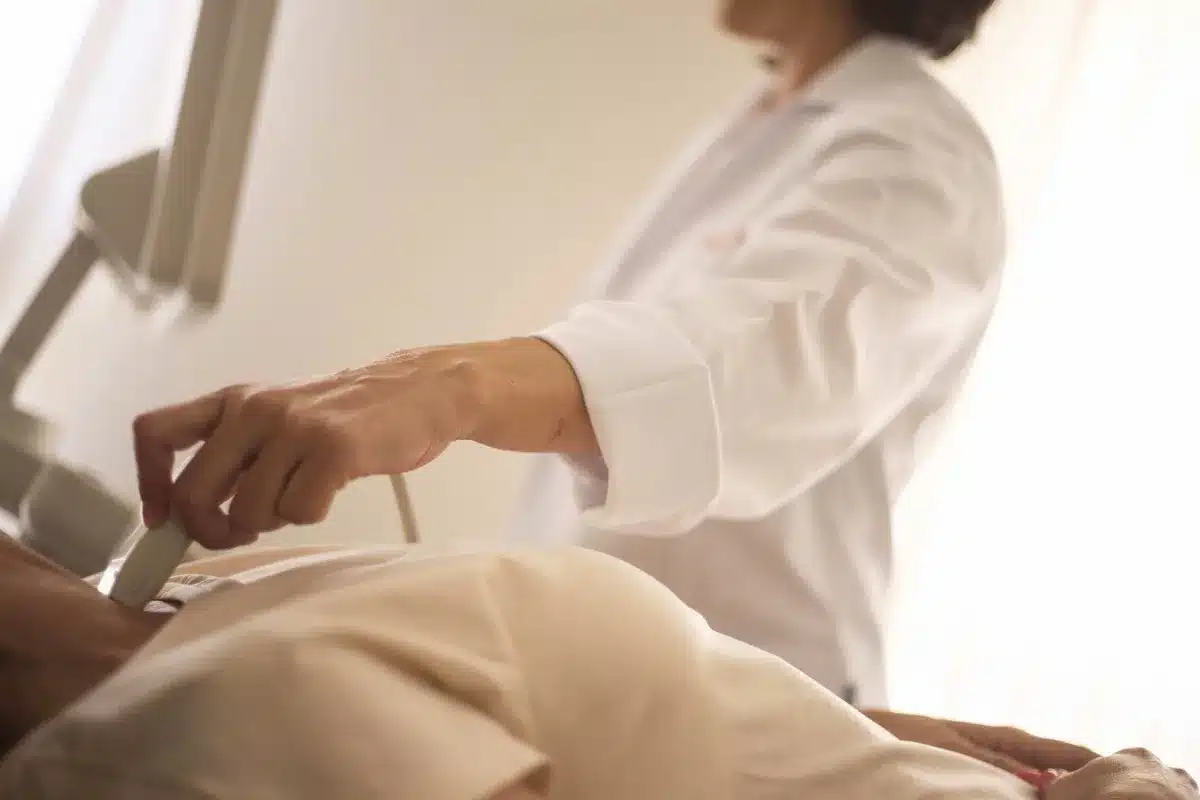 Ultrasound image showing blood vessel function and arterial flow measurement
